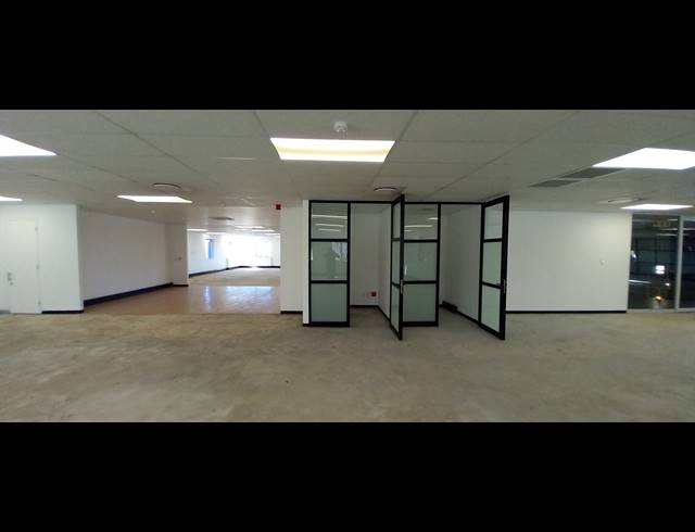 1,013M² OFFICE TO LET IN BRYANSTON